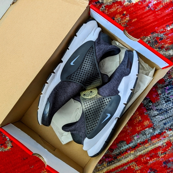 Size Dark Grey Nike SockDarts - Picture 1 of 4